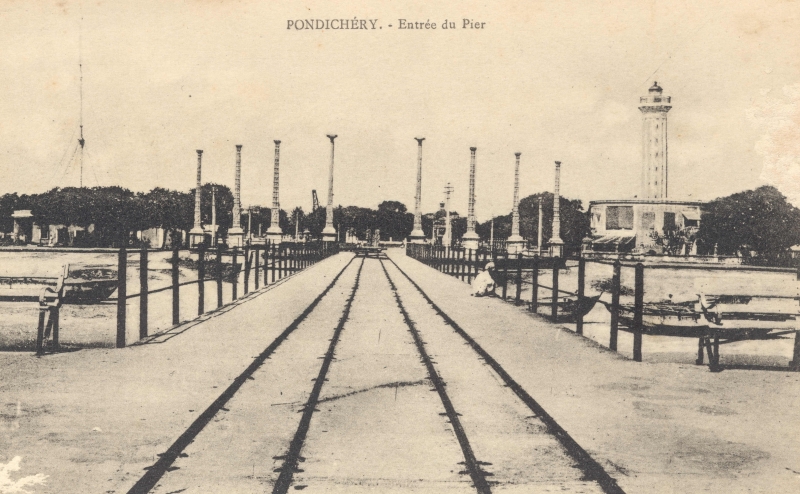01-23 - Pondichery - pier et colonnes - vue vers l'ouest - 3